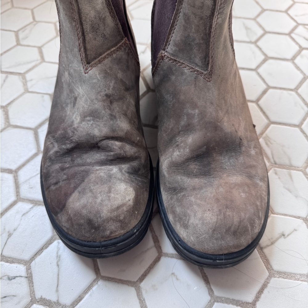 Blundstone Distressed Brown Ankle Boots